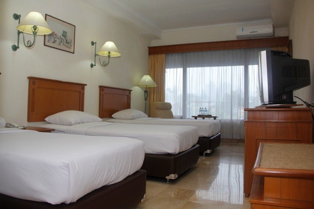 Hotel Parama Puncak Kültér fotó
